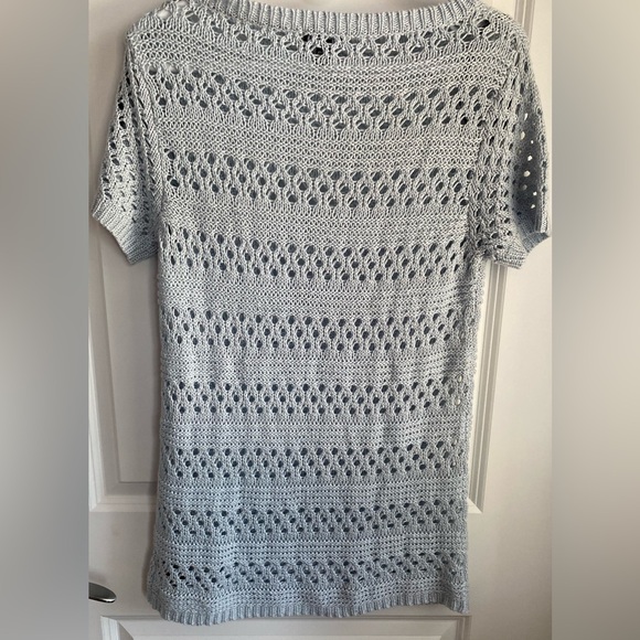 Soft Grey Short Sleeve Knit Sweater. Size M. - Picture 2 of 4